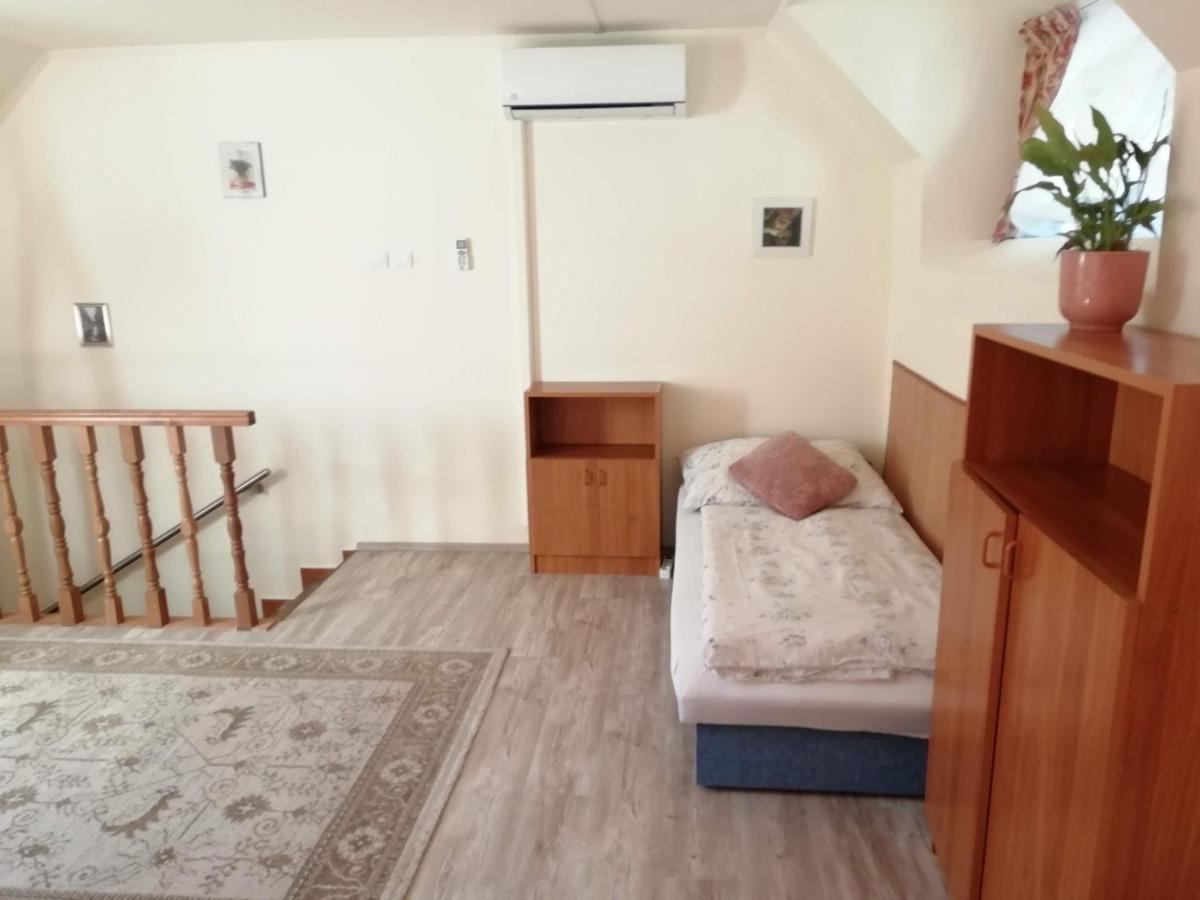 Cehmesterek Apartman Eger Exterior photo