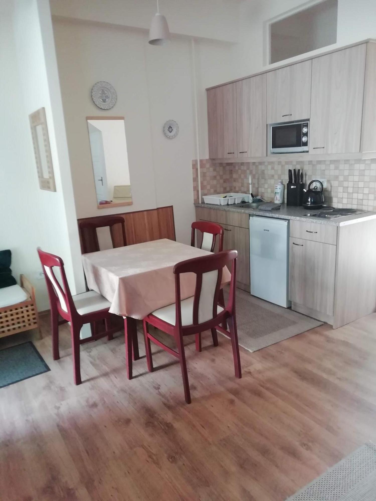 Cehmesterek Apartman Eger Exterior photo
