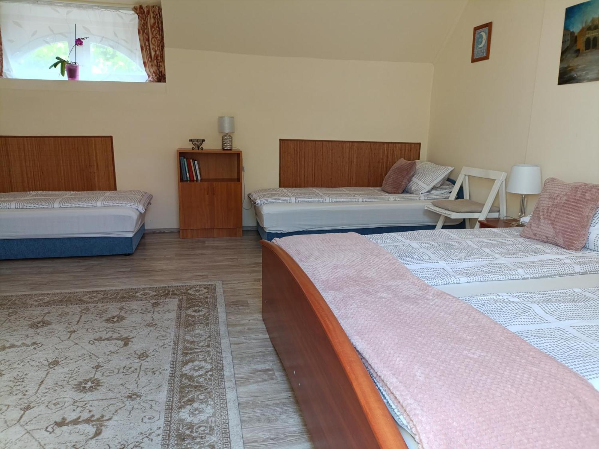 Cehmesterek Apartman Eger Exterior photo